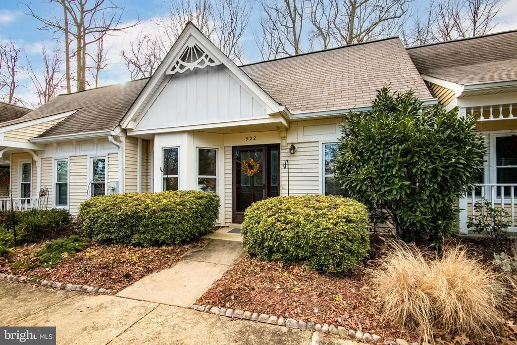 992 Riversedge Cir, ANNAPOLIS