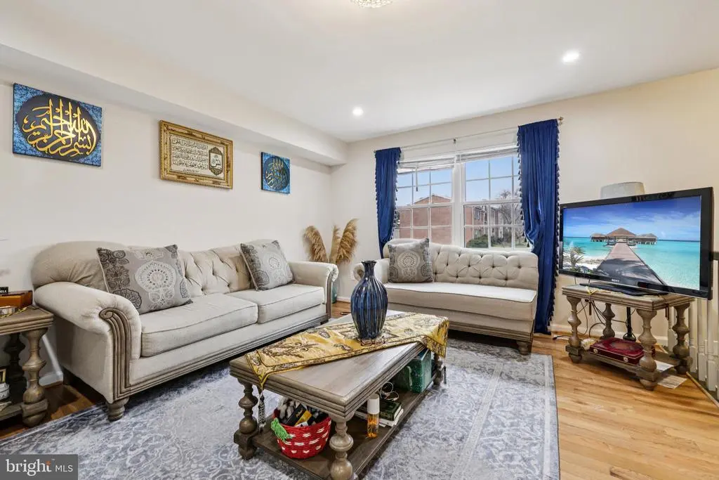 3562 Lowlen Ct #c, Ellicott City