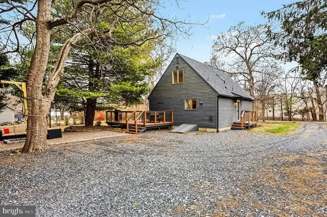 85 Railroad Ave, Glyndon