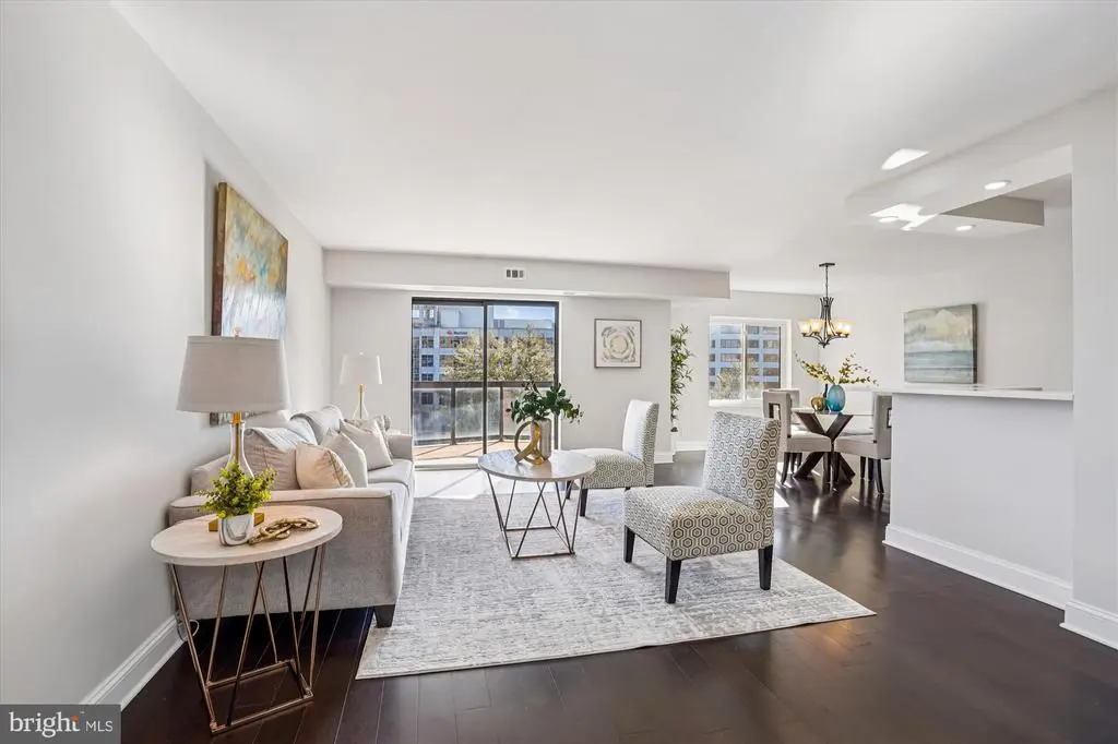 8340 Greensboro Dr #618, MCLEAN