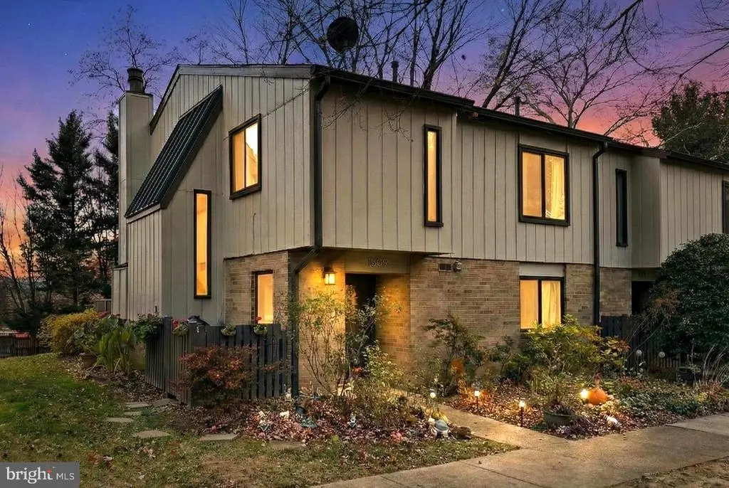 1809 Ivy Oak Sq #61, RESTON