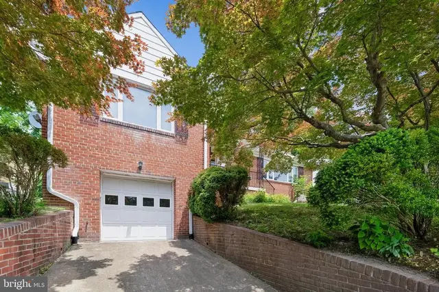 3113 Birch St Nw, Washington
