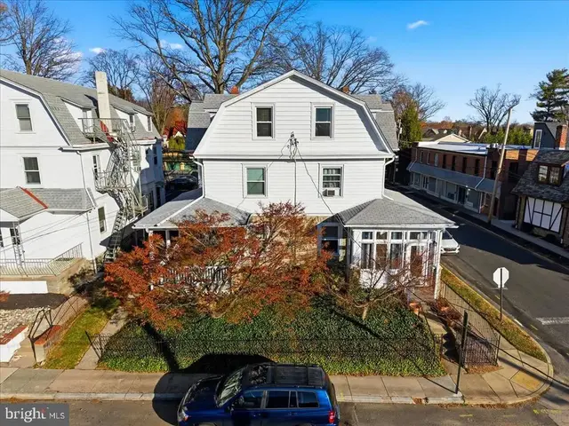 400 & 402 Cottman St, Jenkintown