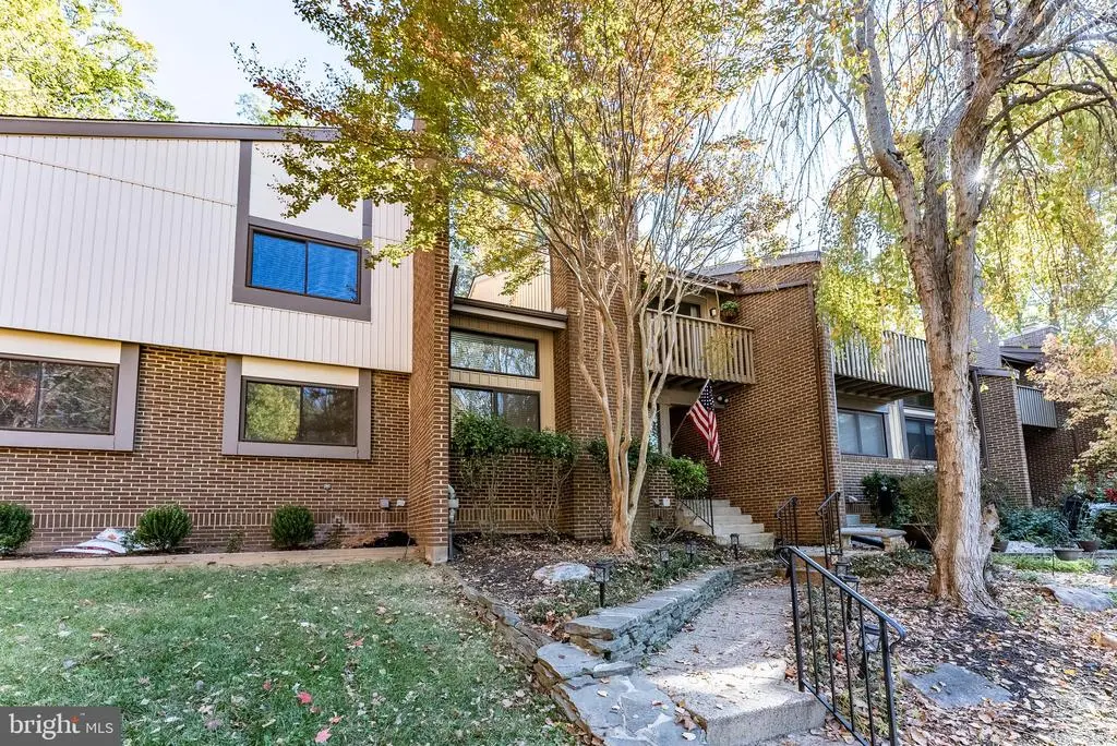 2045 Winged Foot Ct, RESTON