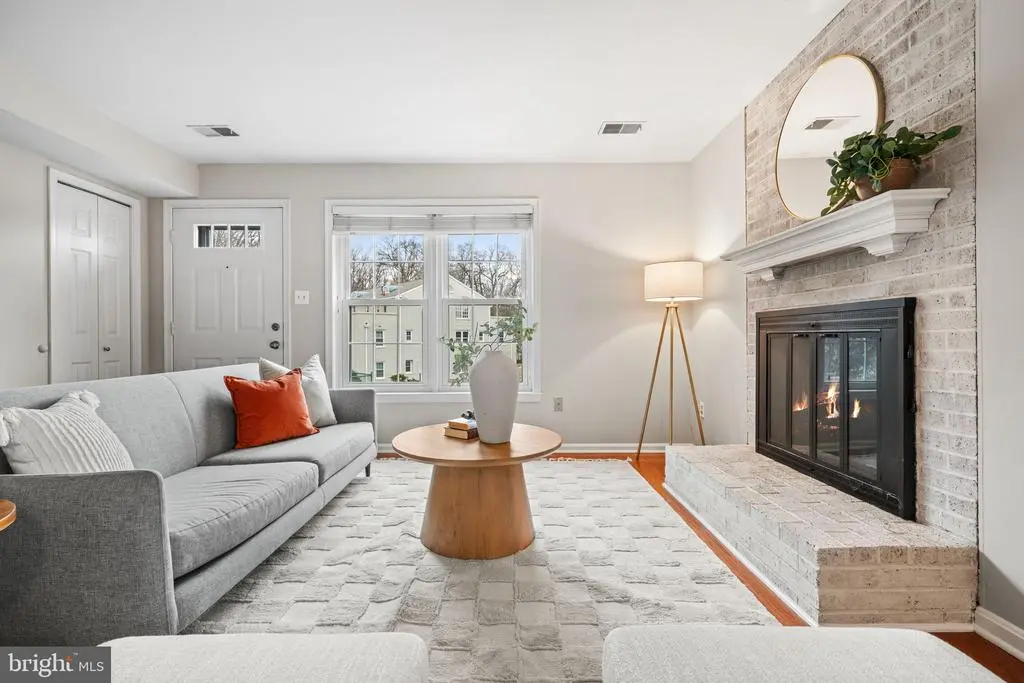 4931 7th Rd S #4931, ARLINGTON