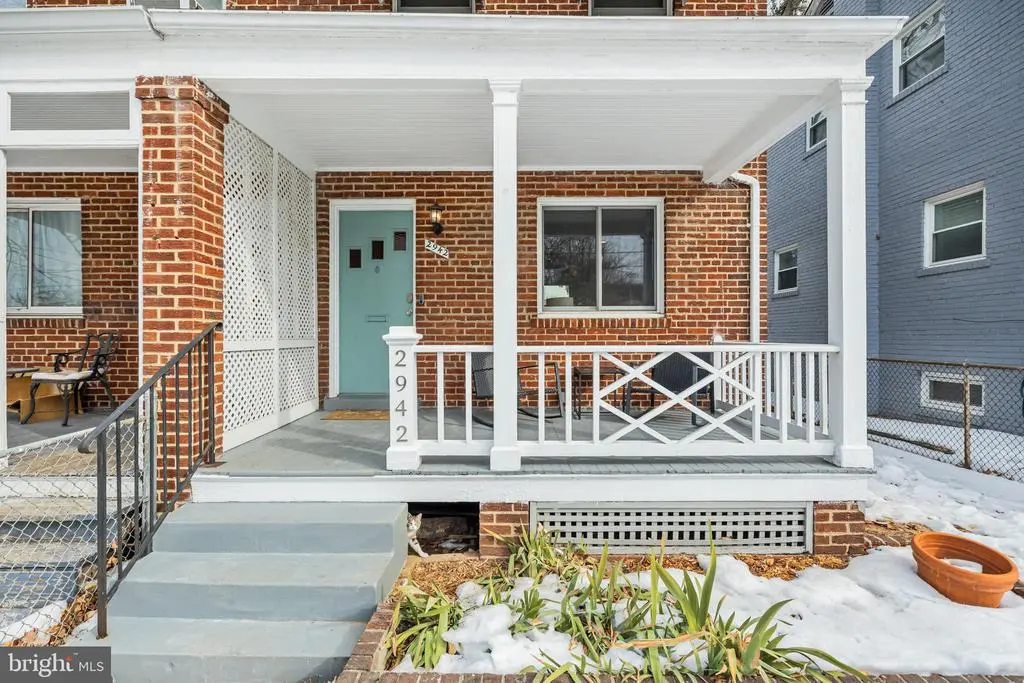 2942 M St Se, WASHINGTON