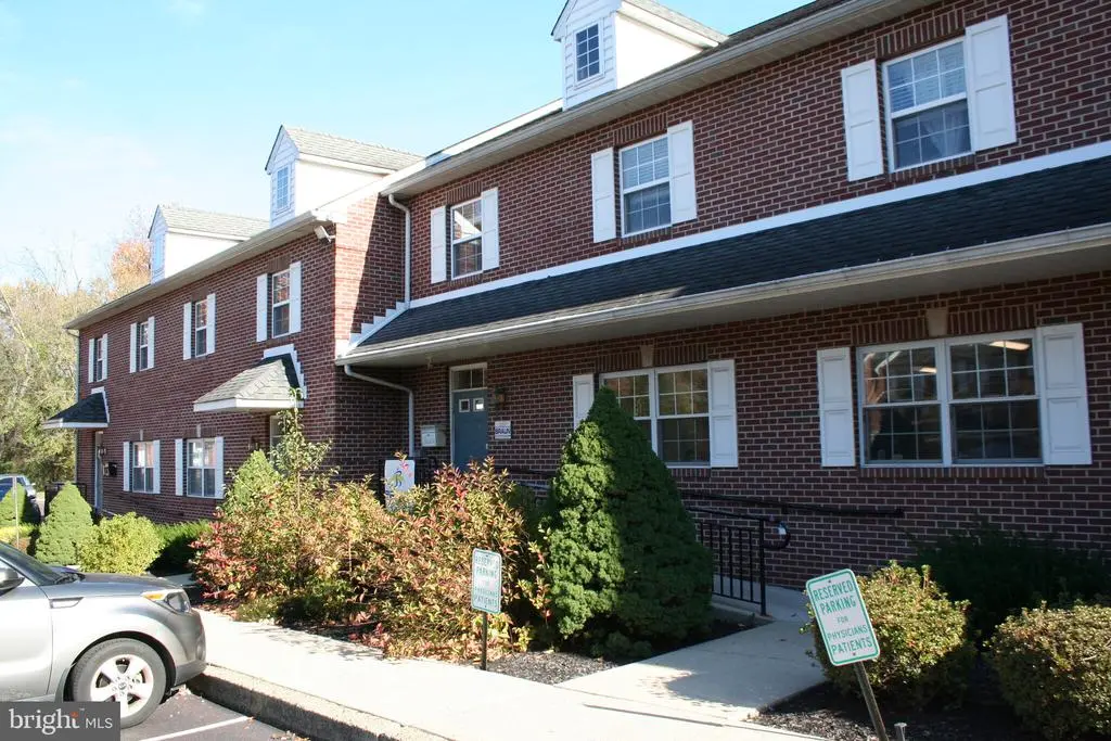 168 W Ridge Pike, LIMERICK