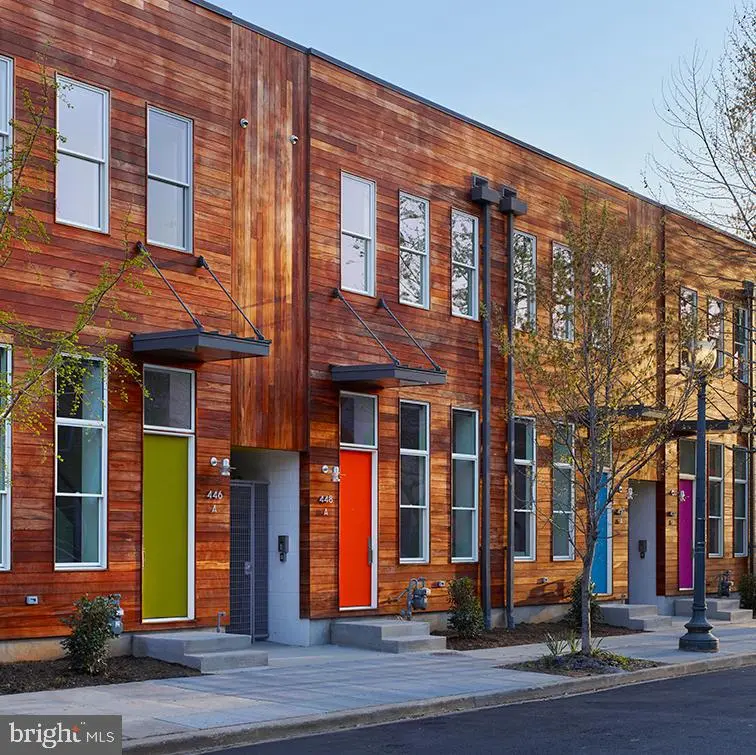 446 Ridge St Nw, WASHINGTON