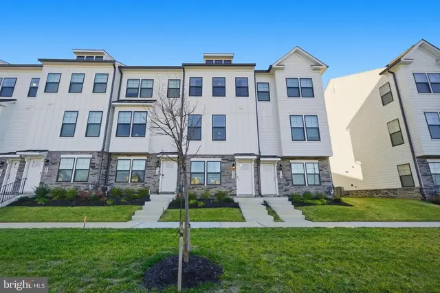 715 Courier Ln, Frederick