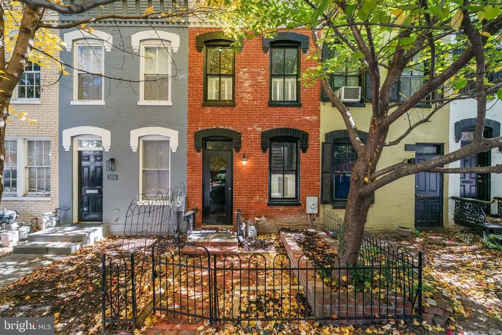 1257 35th St Nw, Washington