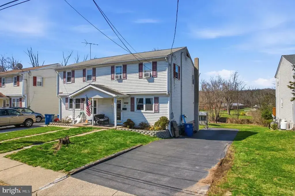 87 W Park Ave, SELLERSVILLE