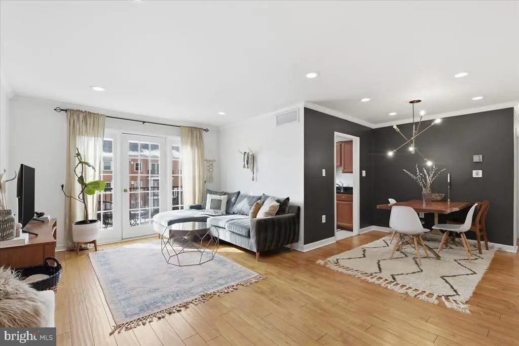 9461 Fairfax Blvd #301, FAIRFAX