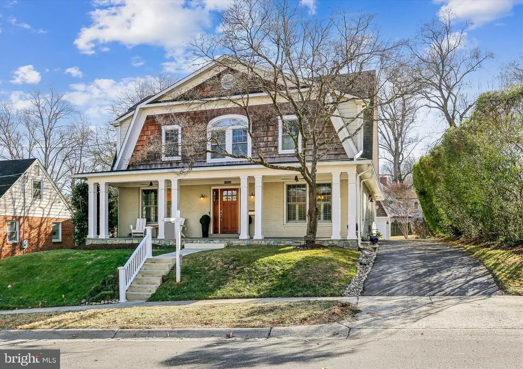 10237 Parkwood Dr, KENSINGTON