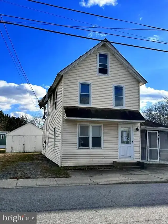 114 W Front St, Frederica