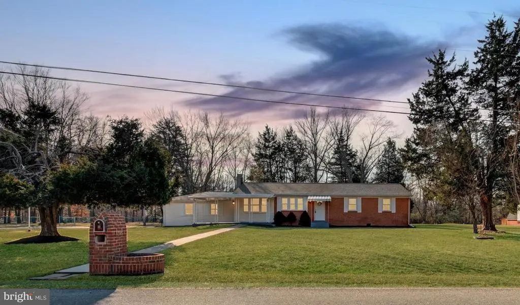 8305 Warren Dr, POMFRET