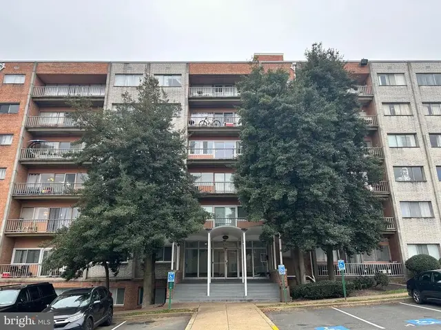 431 N Armistead St #307, Alexandria
