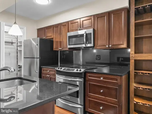 20229 Shipley Ter #3-b-30, Germantown