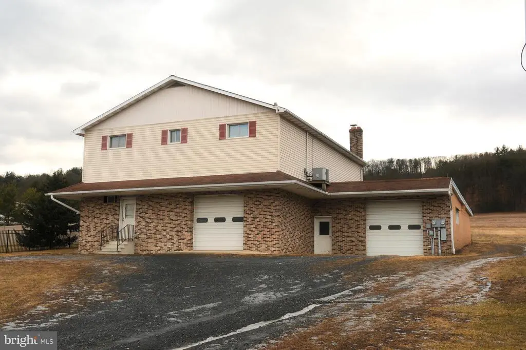 1052 Centre Tpke, ORWIGSBURG