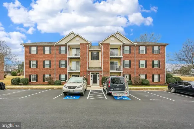 3856 Shadywood Dr #3b, Jefferson