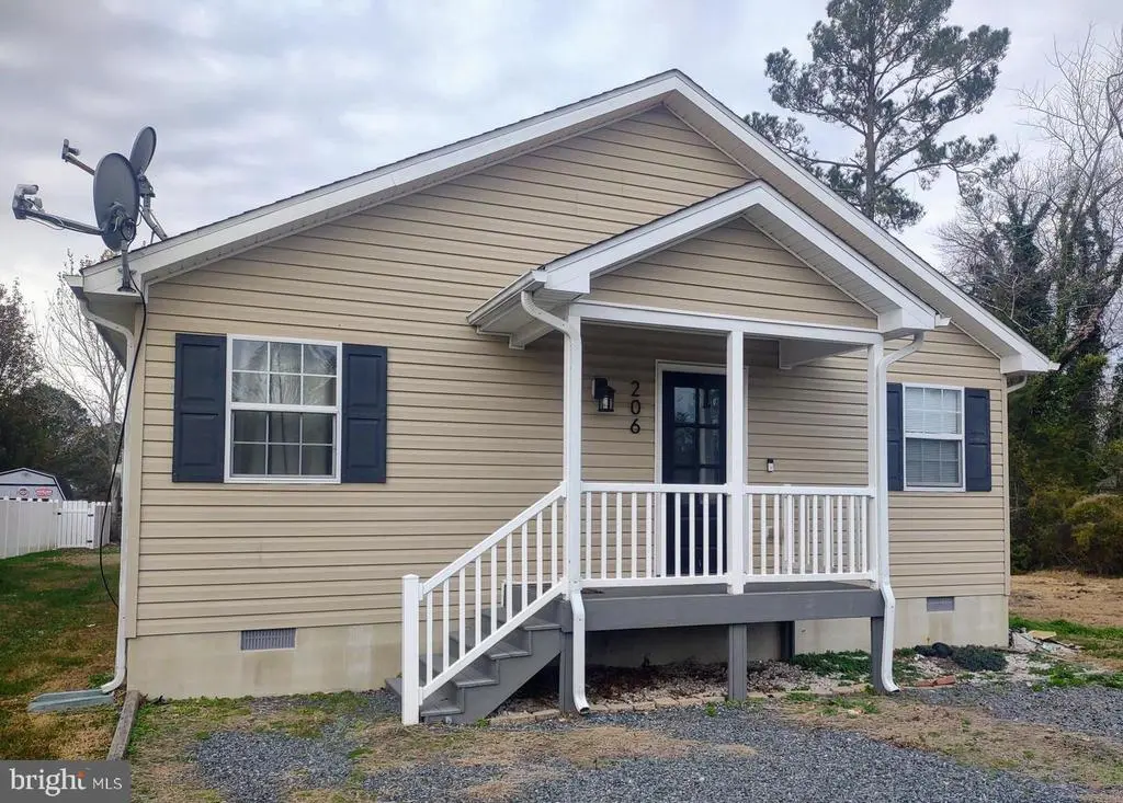 206 Decatur St, Berlin