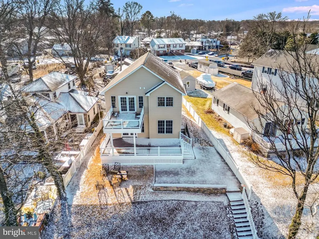 7588 Beach Dr, Pasadena