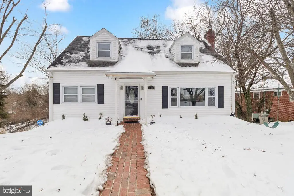 305 Cedar Ridge Dr, Oxon Hill