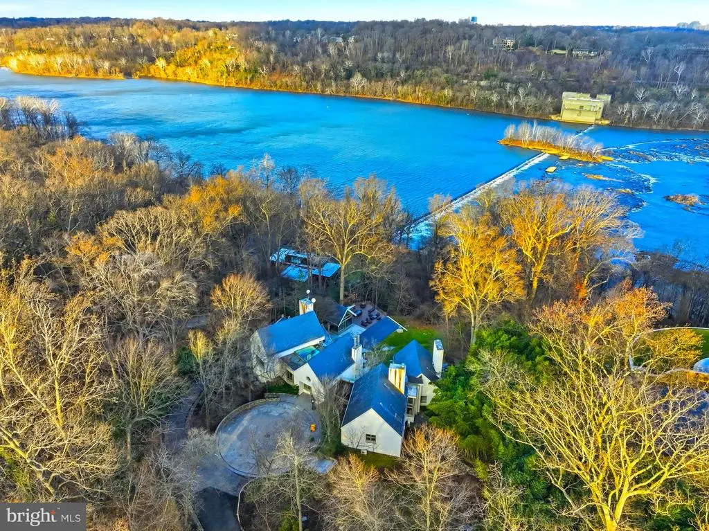 1100 Crest Ln, MCLEAN