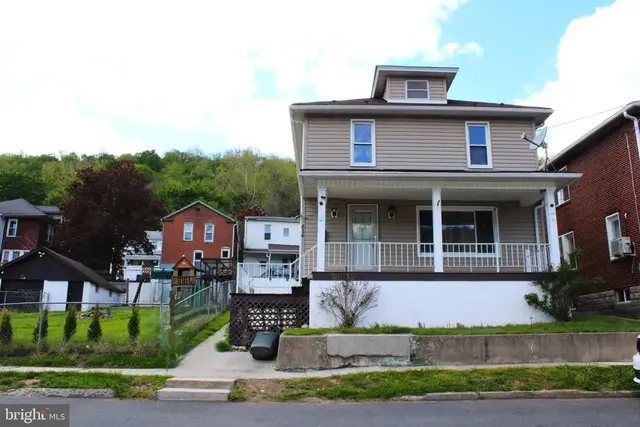 614 Lincoln St, Cumberland
