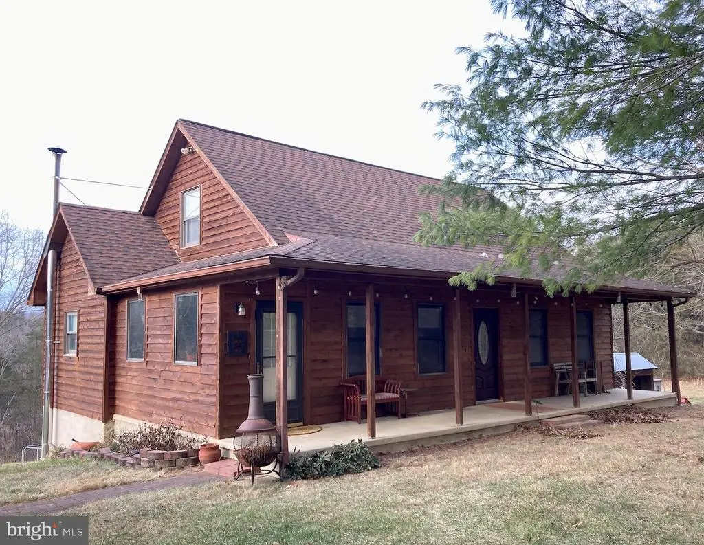 121 Spiker Ln, STRASBURG