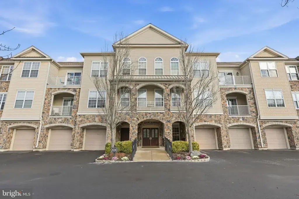 2103 Knox Ct #2103, WARWICK