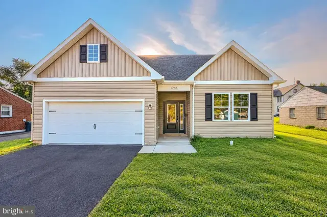 10918 Clinton Ave, Hagerstown