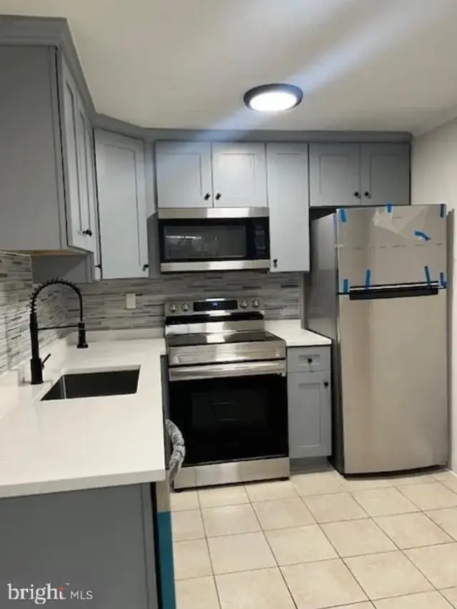 9207 Douglas St #215, Manassas