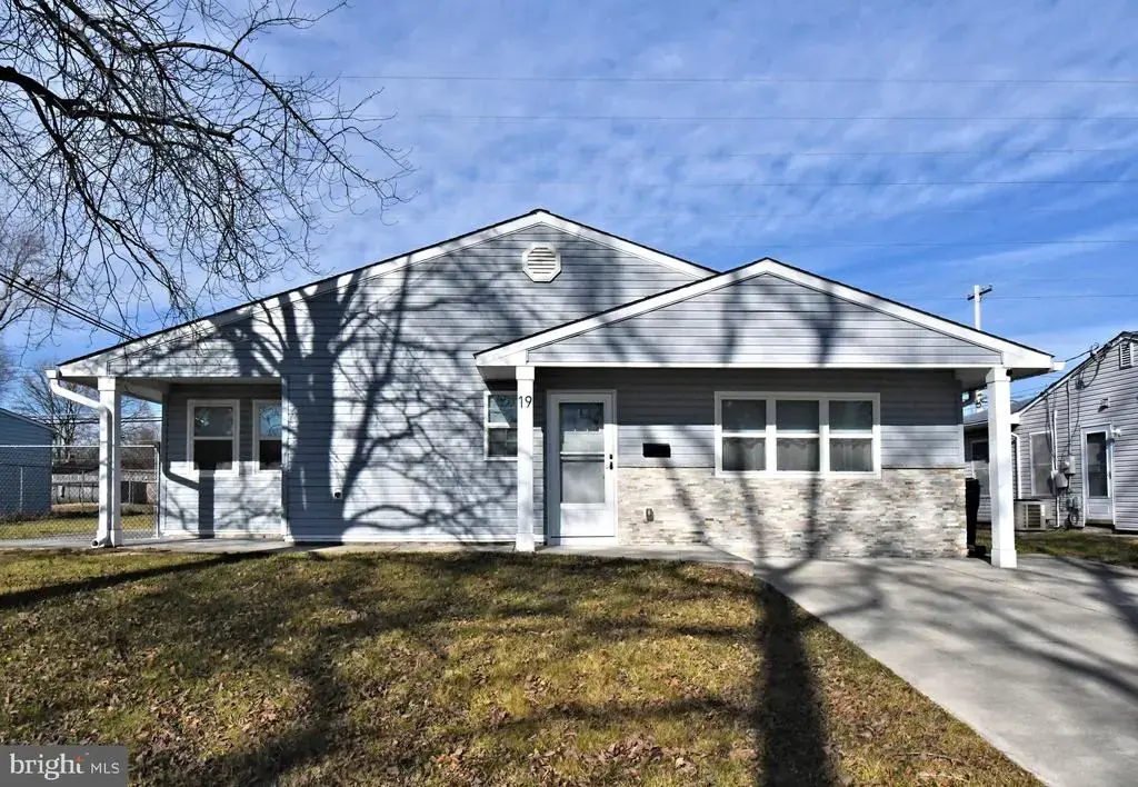 19 Walnut Ln, LEVITTOWN
