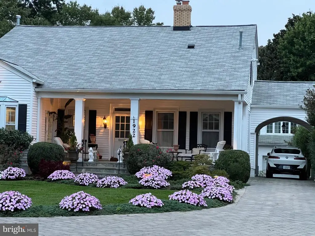 1922 S Arlington Ridge Rd, ARLINGTON