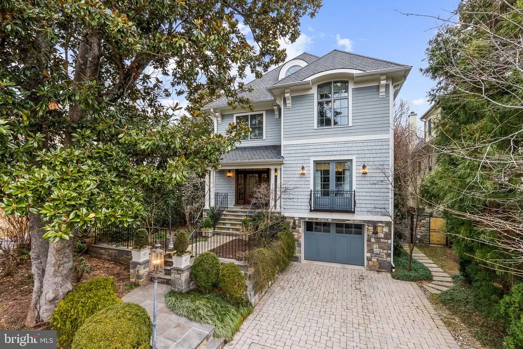 2215 King Pl Nw, WASHINGTON