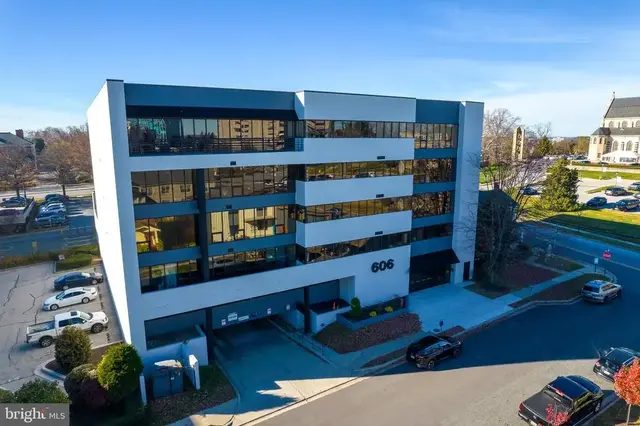 606 Baltimore Ave #106, Towson