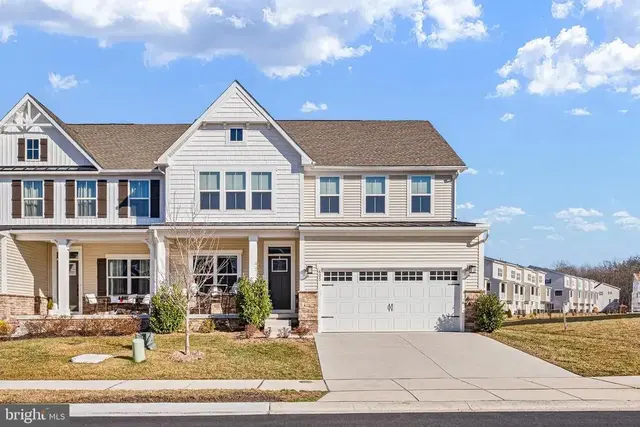 605 Longleaf Dr, Newark