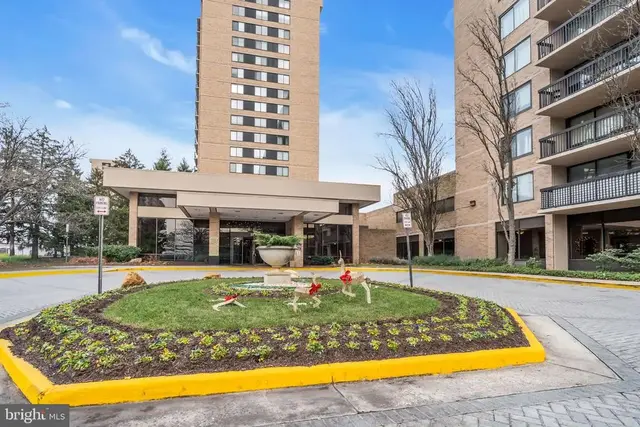 3713 S George Mason Dr #1109, Falls Church