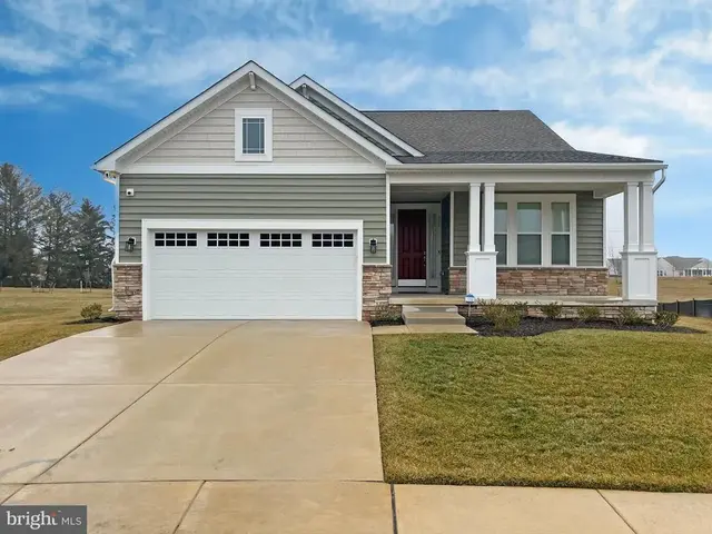 114 Austrian Pine Ct, Middletown
