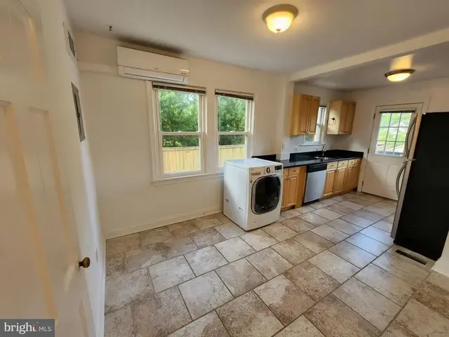 1227 N Utah St #3, Arlington