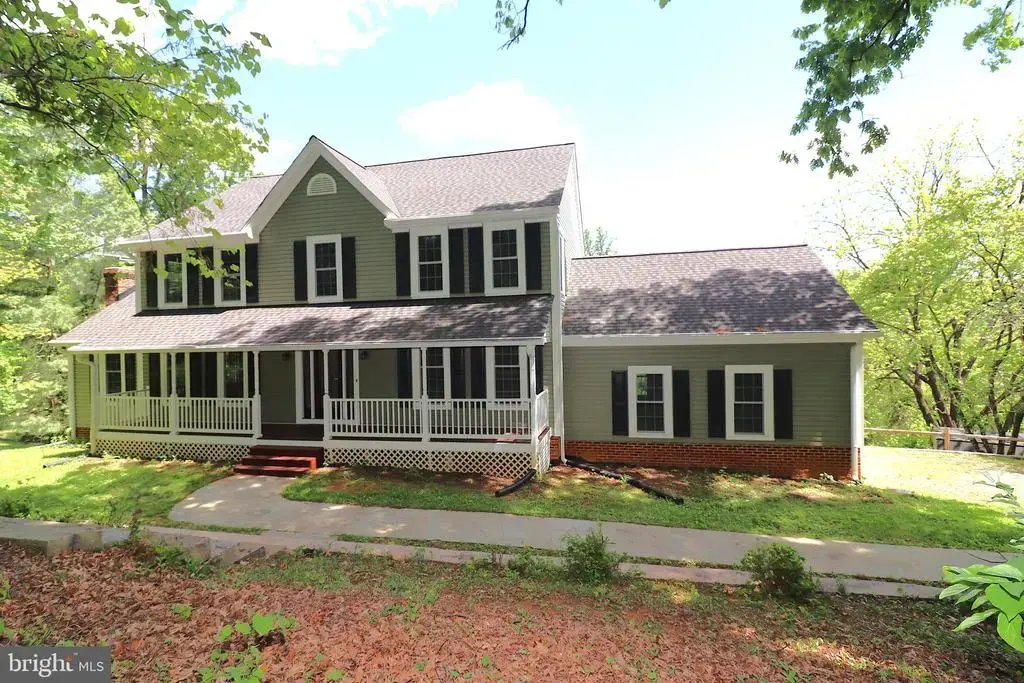 6885 Walnut Heights Dr, WARRENTON