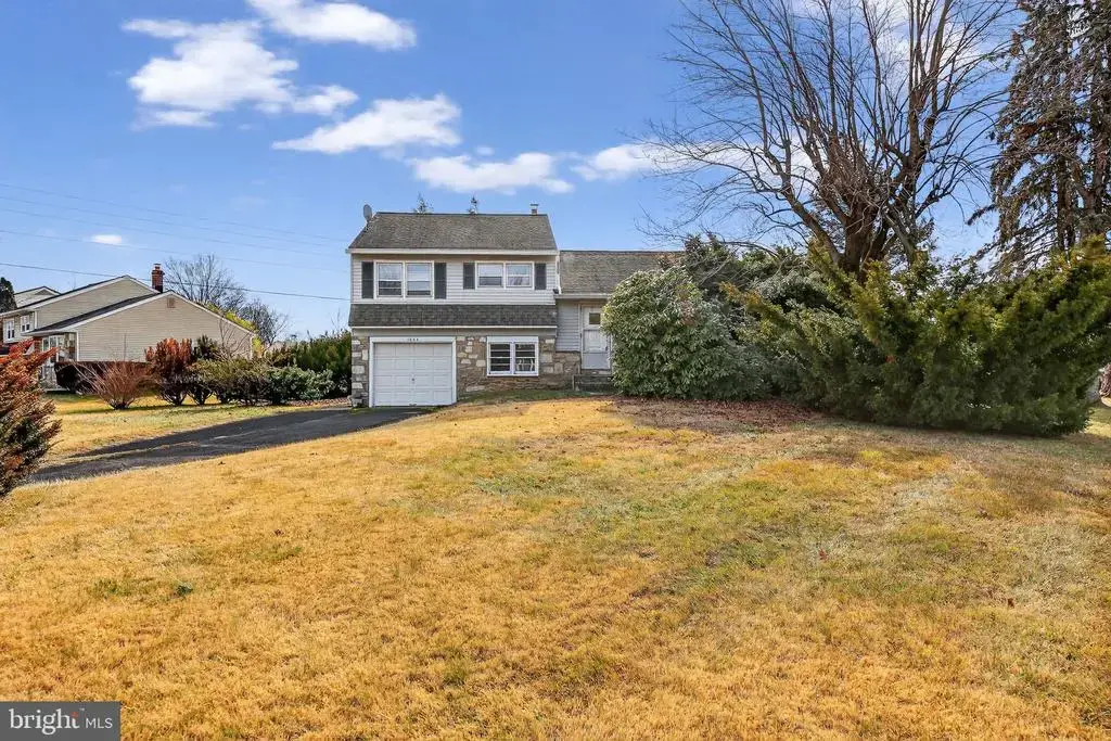 1054 Riviera Rd, WARMINSTER