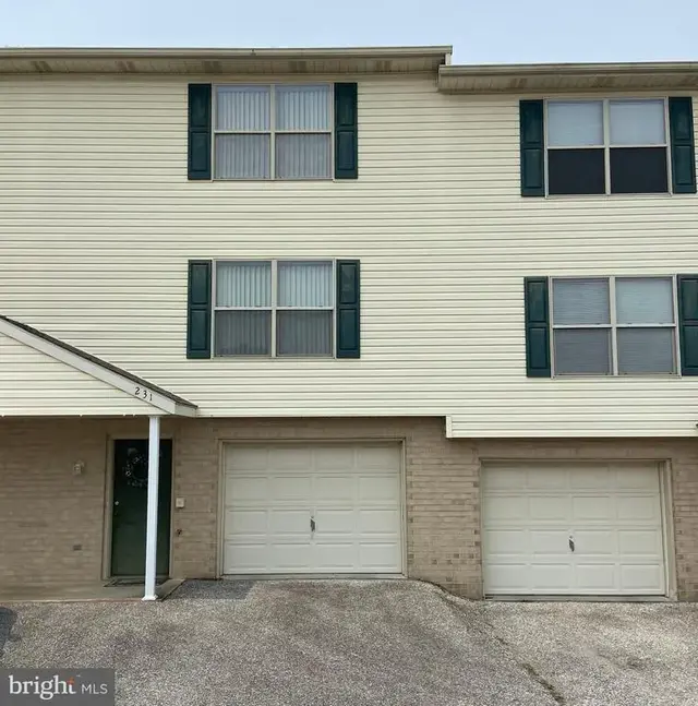 231 Craigdan Dr, Dallastown