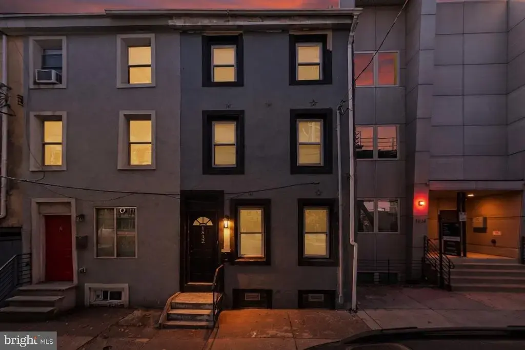 1812 N Front St, PHILADELPHIA