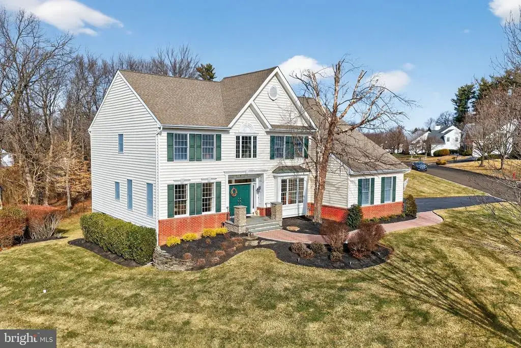 8 Stallion Cir, UPPER HOLLAND