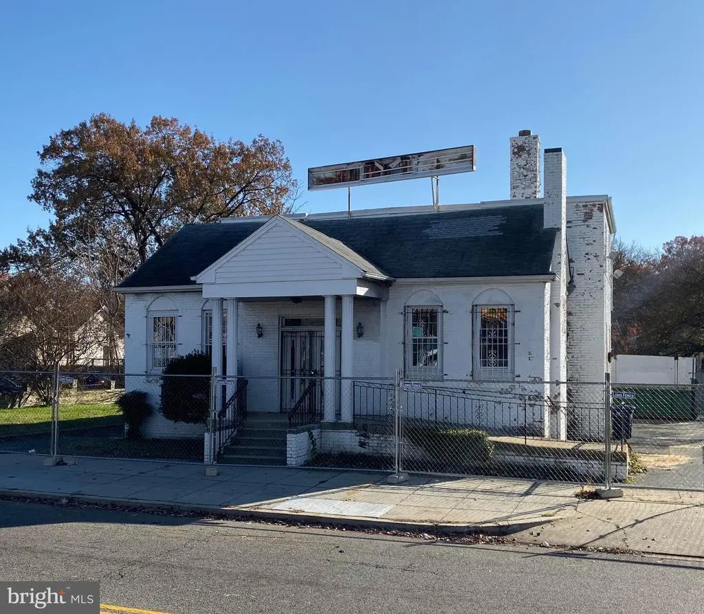 4339 Hunt Pl Ne, WASHINGTON