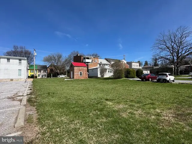 288 E Main St, Westminster