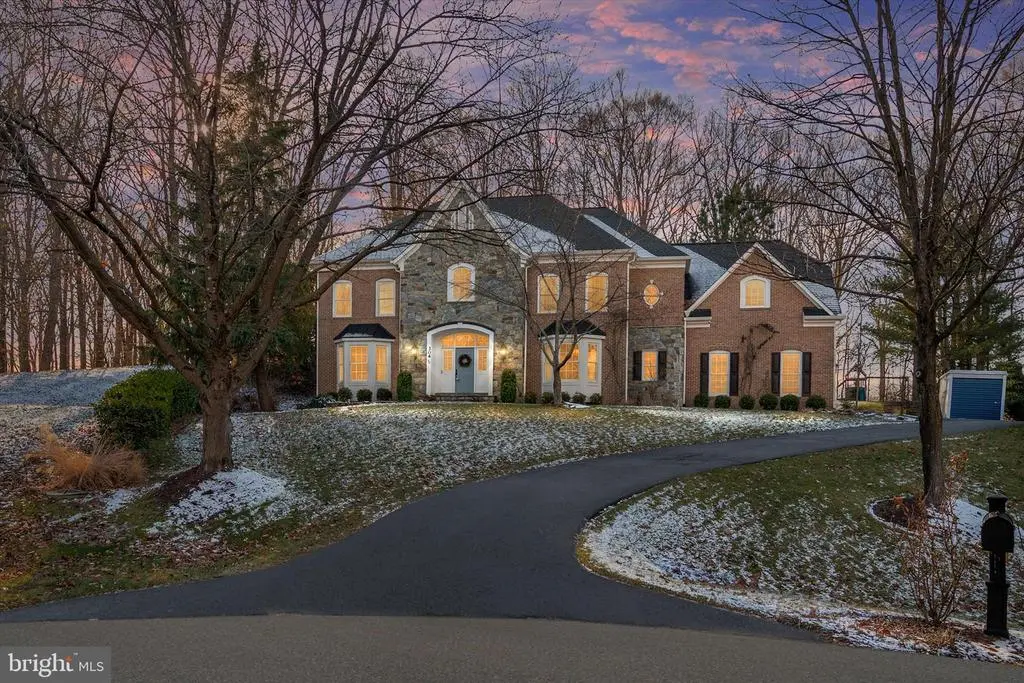 304 Gatsby Pl, Edgewater