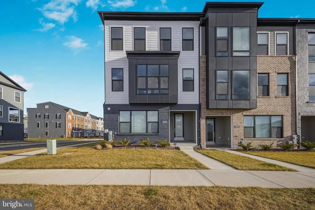 16013 Hyde Park Pl, Bowie