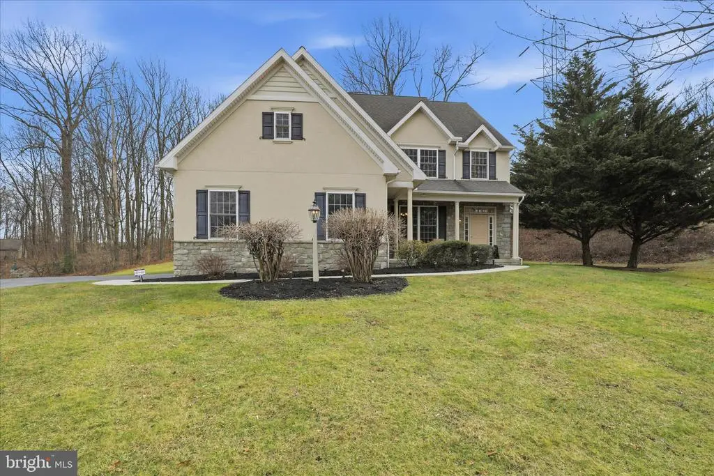 204 Iron Valley Dr, LEBANON